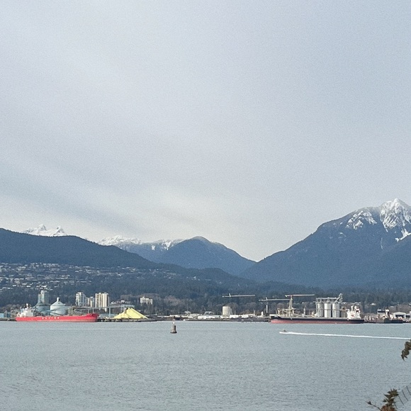 Meet your Posher, Alycia - Picture 7 of 8